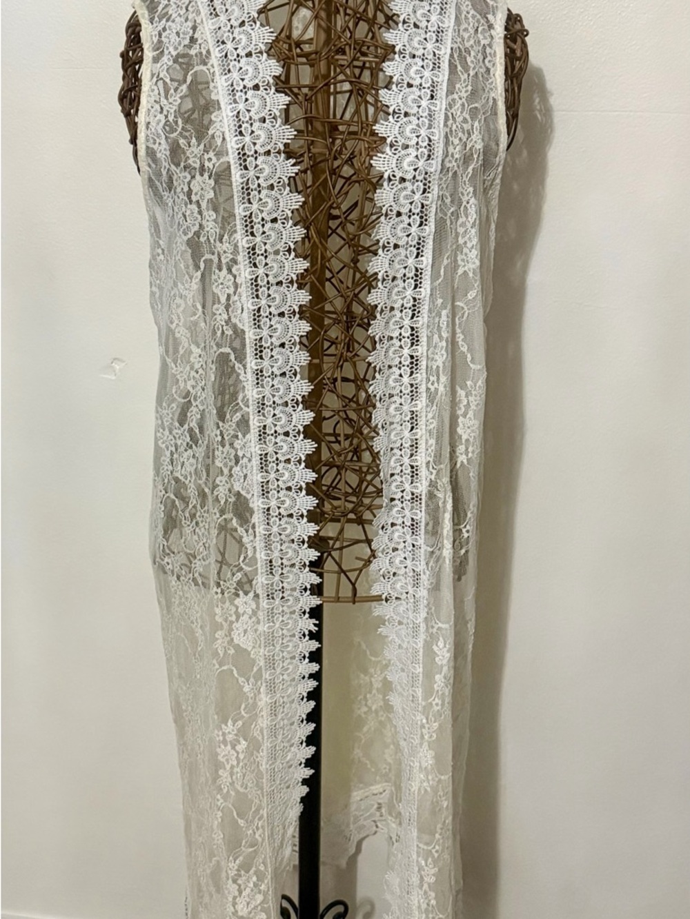 Polly & Esther Ivory Lace Overlay Kimono